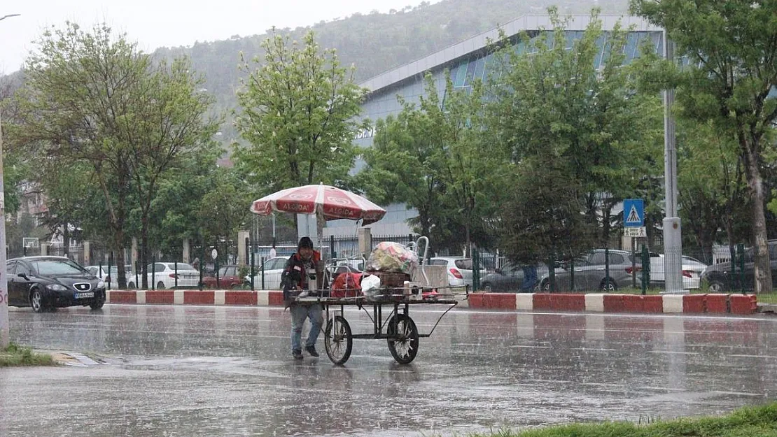 Afyonkarahisar'da yağmur etkili oldu