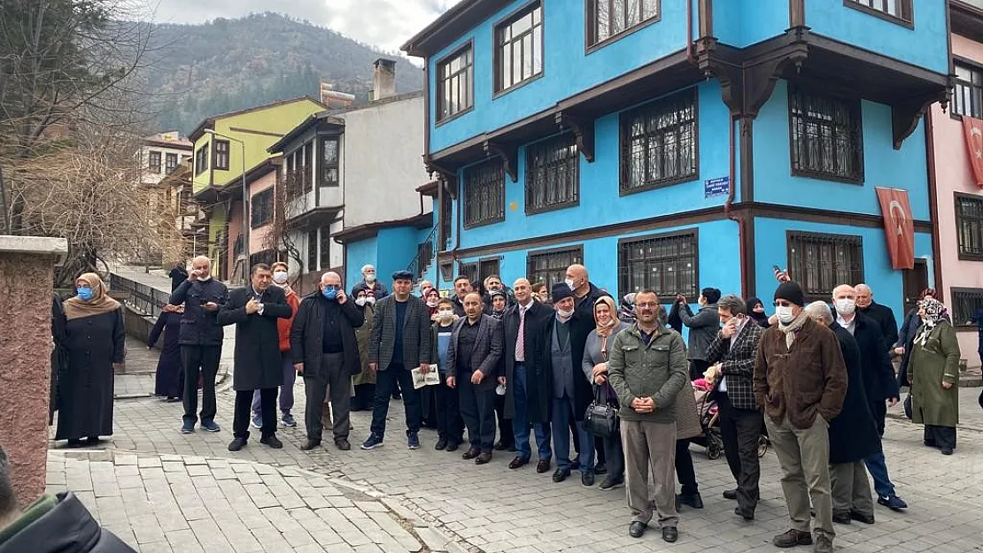 Afyonkarahisar’ın tarihi sokaklarını gezdi