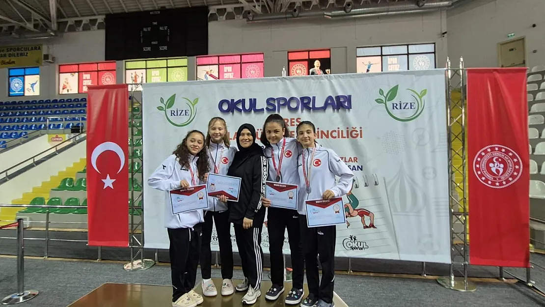 Afyonlu Genç Sporculardan Tarihi Başarı