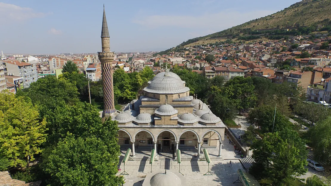 Afyonlular Kaç Saat Oruç Tutacak? 2025 Afyon İftar ve Sahur Vakitleri