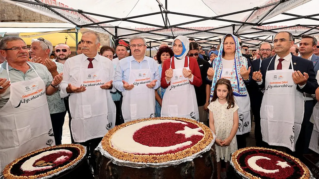 Afyon'un 40 Hatimli Aşure Geleneği Sürdürülüyor