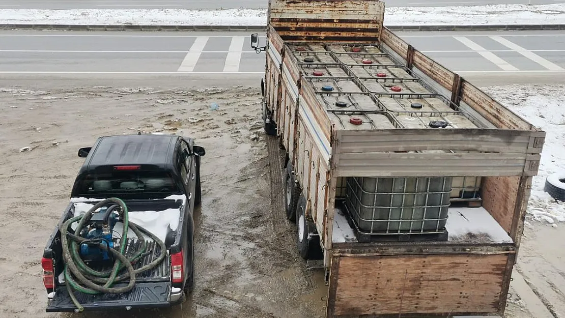 Afyon’un Çay ilçesinde 10 ton kaçak akaryakıt yakalandı