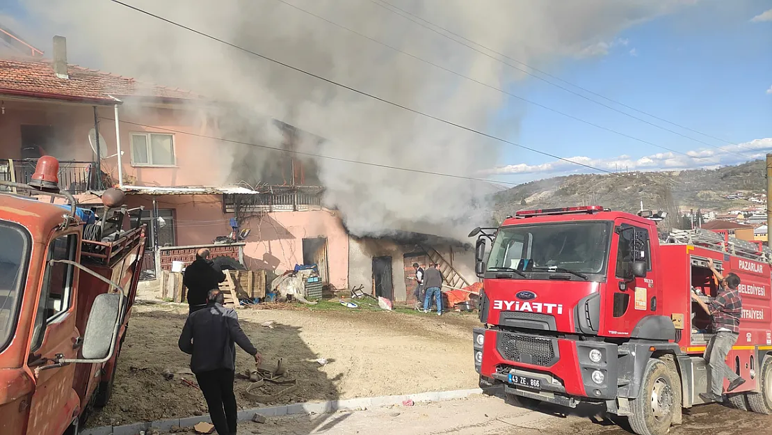 Ahır Yangınında 4 Büyükbaş Hayvan Telef Oldu