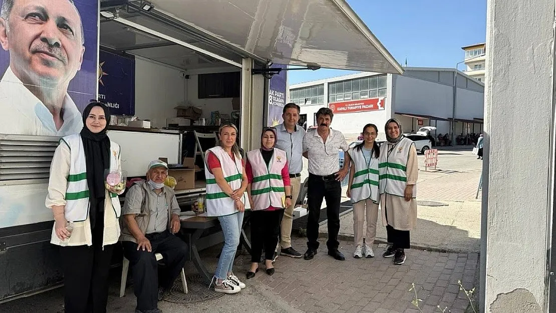 AK Parti'den Kapalı Pazar Alanında Üye Standı