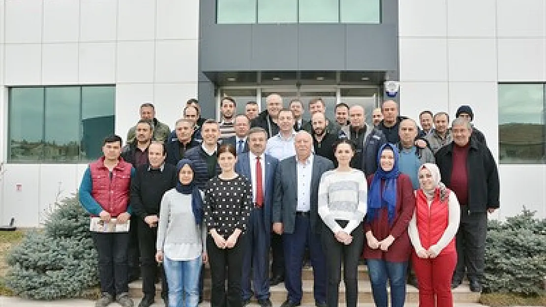 AK Parti, her kesime 'Evet'i anlatıyor