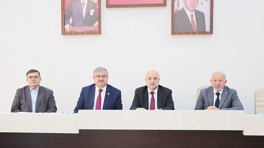 AK Parti İGM Üyeleri Taleplerini Yurdunuseven ve Şahin'e İletti