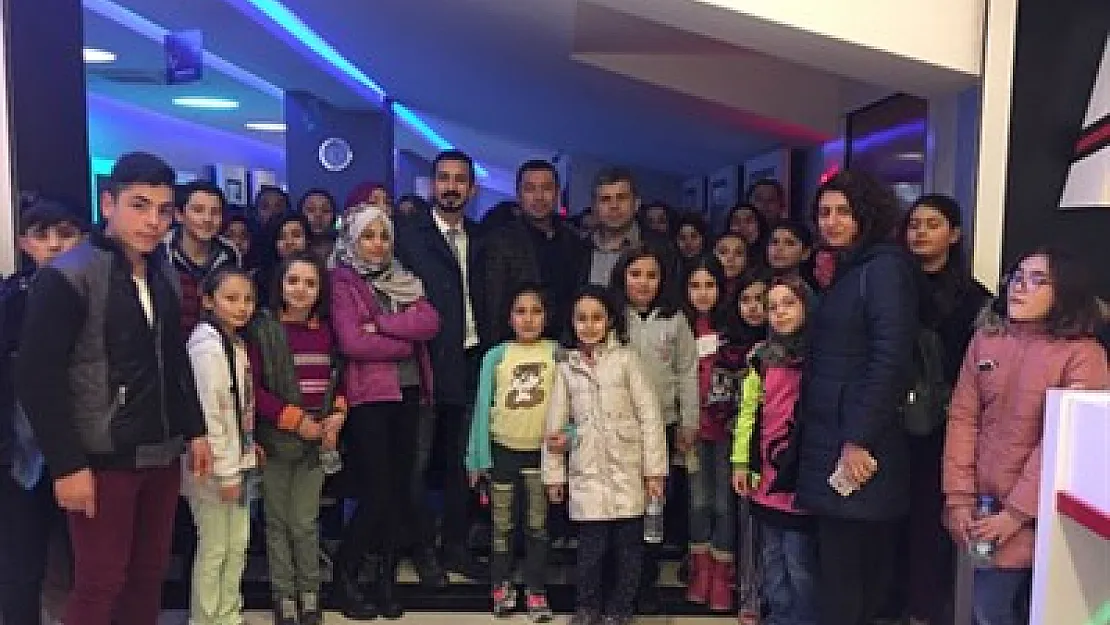 AK Parti Merkez İlçe başarılı öğrencileri ödüllendirdi