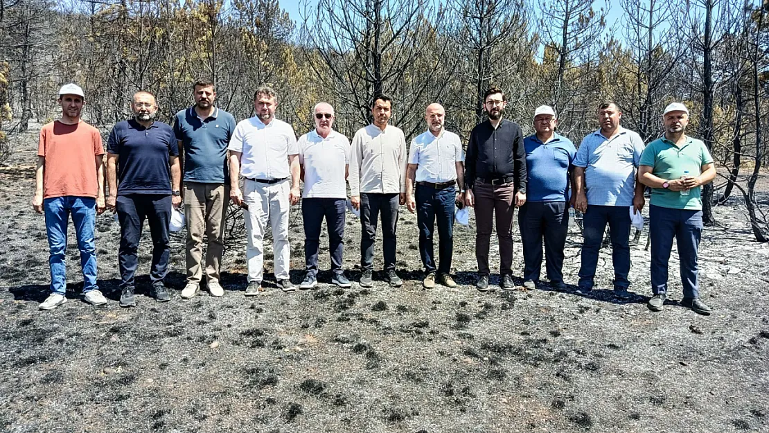 AK Parti, Yangın Yerinde Vatandaşlara Destek Verdi