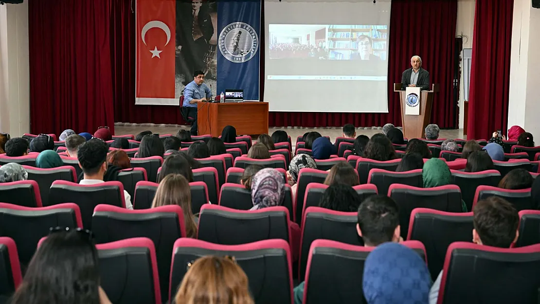 AKÜ'de Dikkat Çeken Konferans: İşte Uzmanından Yol Haritası