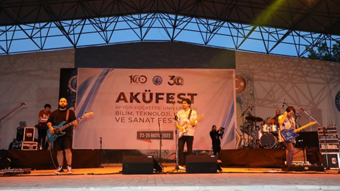 AKÜFEST muhteşem konserle sona erdi