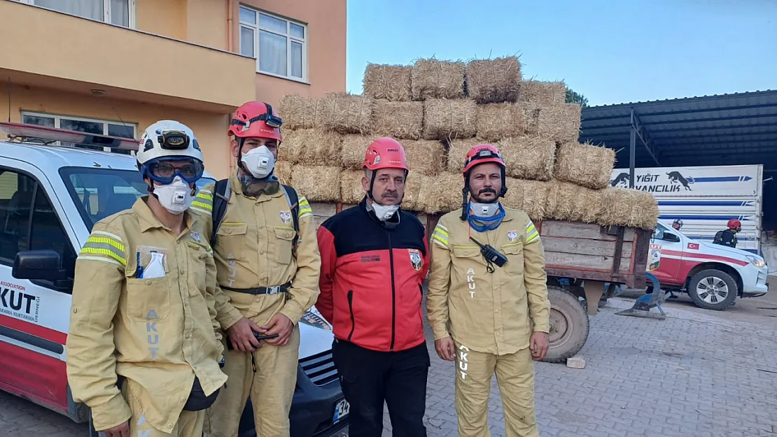 AKUT Afyon Ekibi Yangınla Mücadelede Ön Cephede