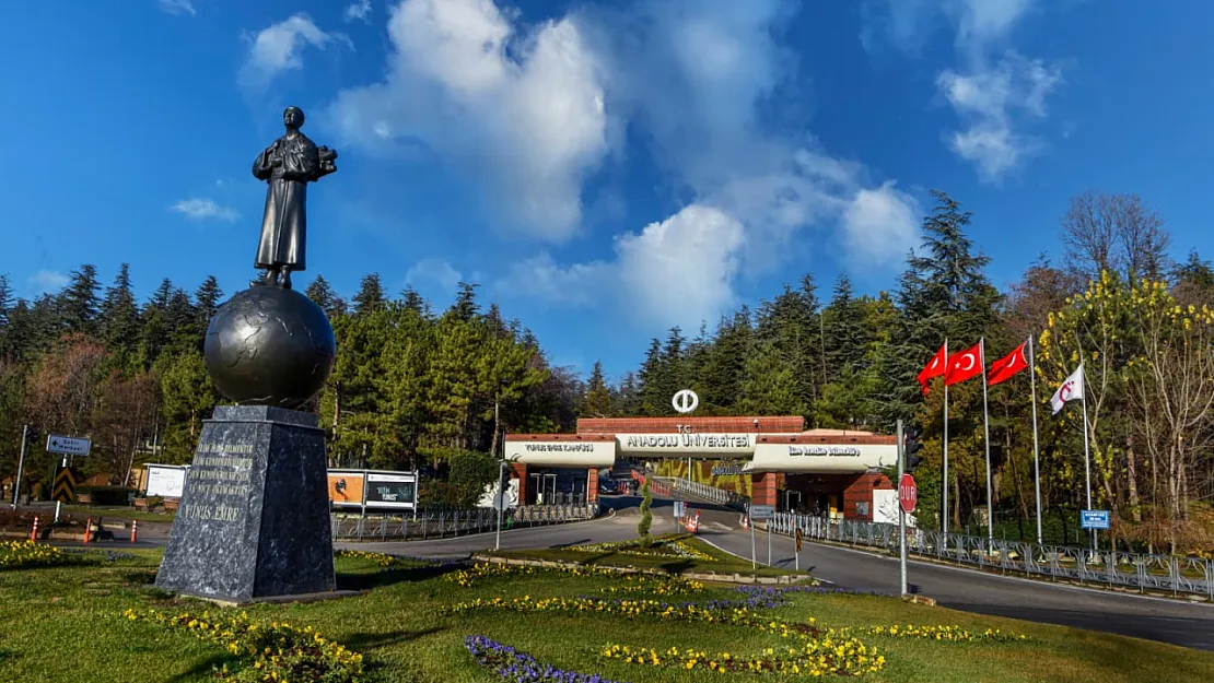 Anadolu Üniversitesi'nde 'Yunus Emre Eğitim Öğretim Yılı' Başlıyor