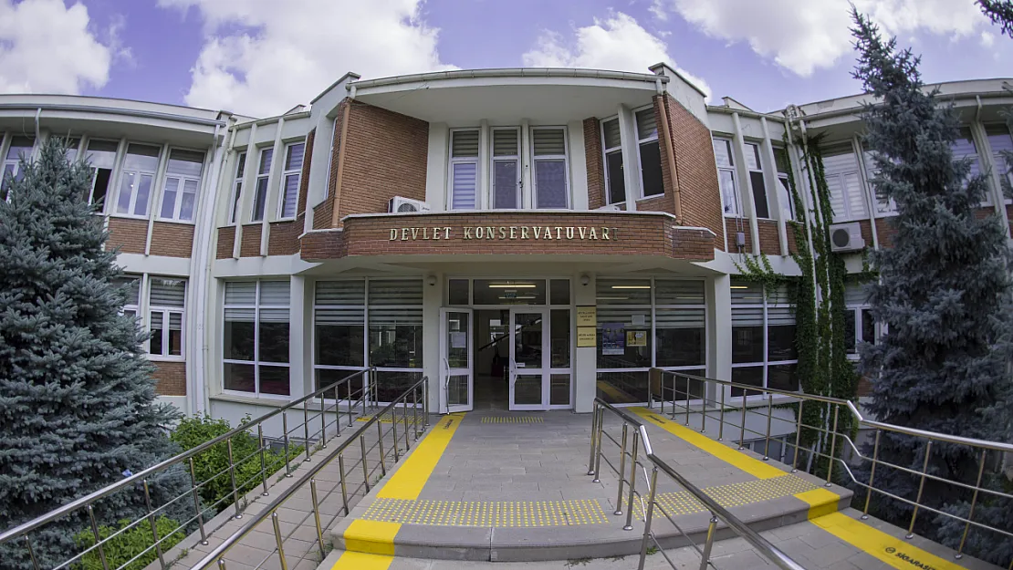 Anadolu Üniversitesi'nin Sanata Açılan Kapısı: Devlet Konservatuvarı