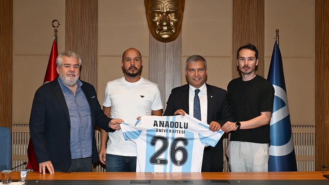 Anadolu Üniversitesi Spor Kulübü Futbol Şubesi Eskişehir Anadolu Spor Faaliyetler A.Ş.'ye Devredildi
