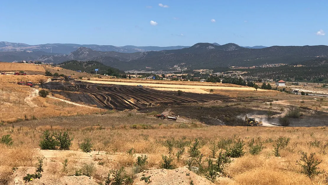 Anız Yangını Helikopter Desteği İle Söndürüldü