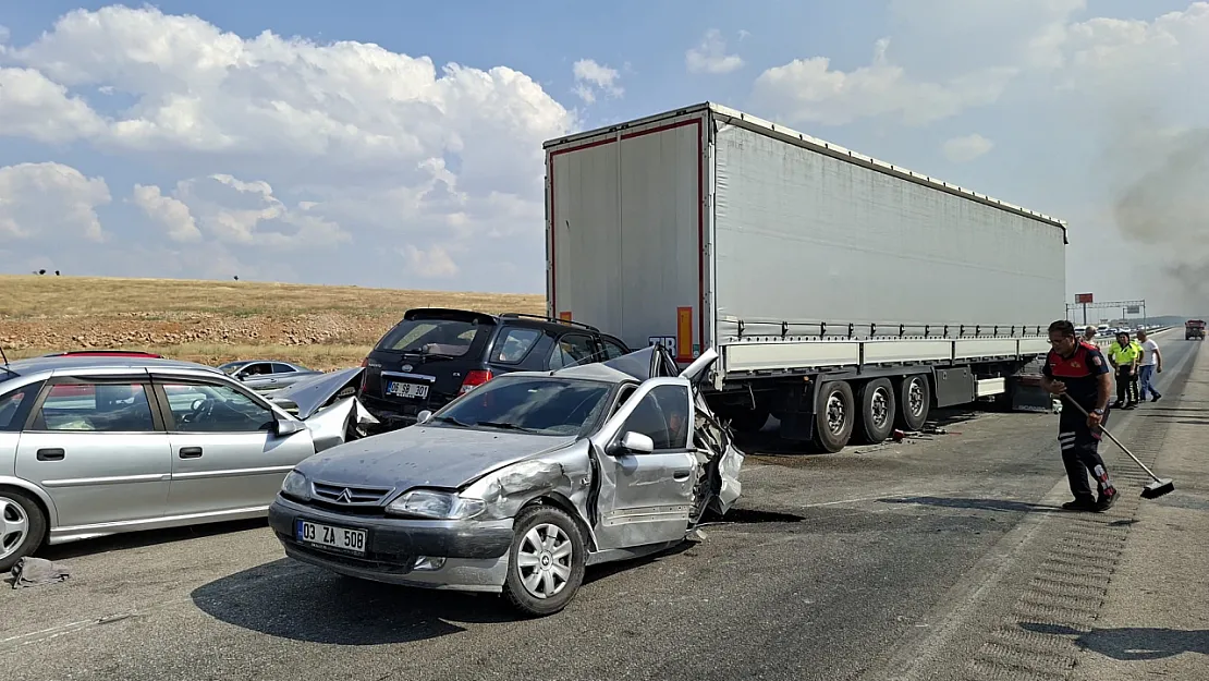 Anız Yangını Kazaya Neden Oldu: 13 Araç Birbirine Girdi