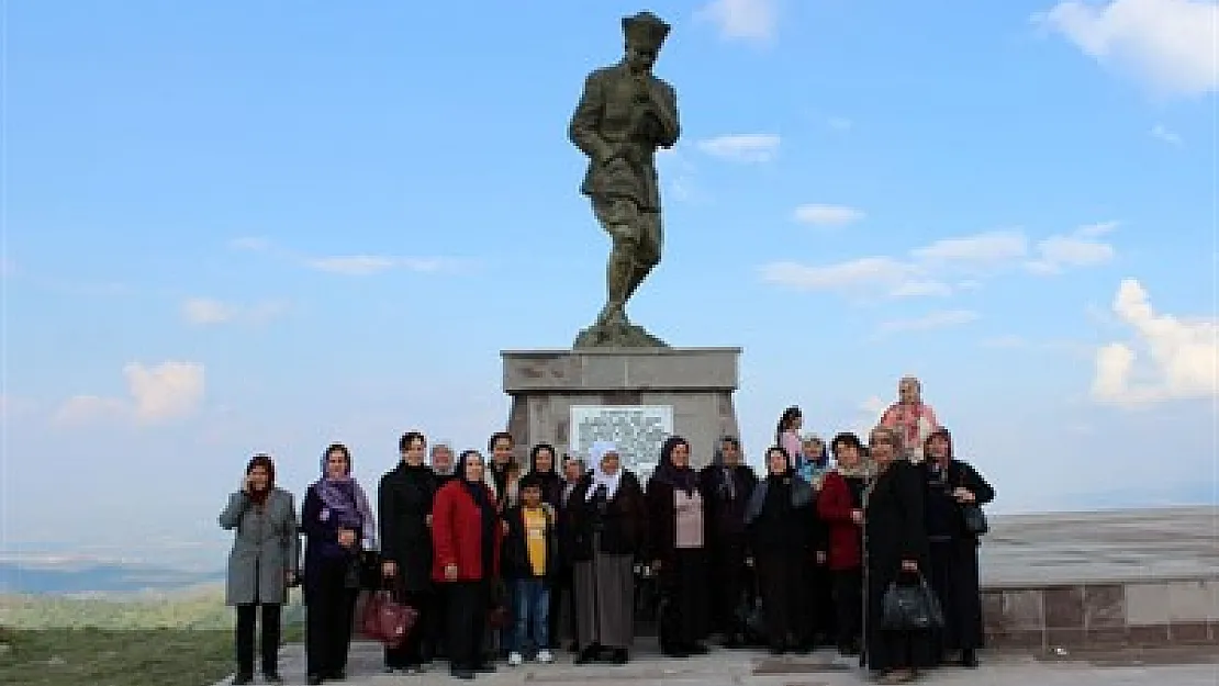 Anneler tarihi mekanları gezdi – Kocatepe Gazetesi