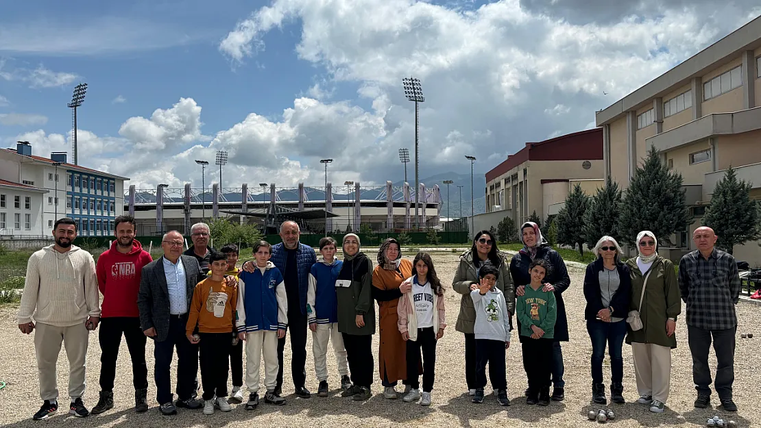 Anneler Ve Çocuklar Bocce'de Yarıştı
