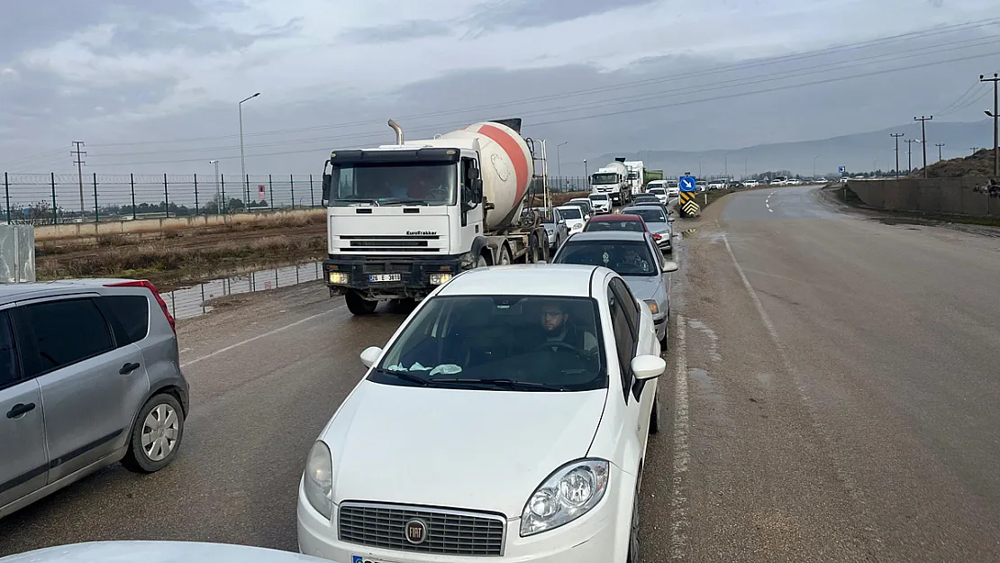 AÖF sınavları yoğun trafiğe sebep oldu