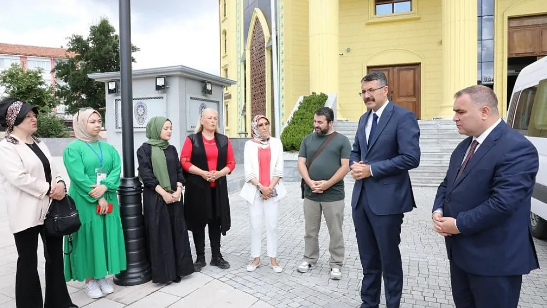 'Aşalım engelleri birlikte Kütahya' isimli hayır çarşısı Hatay’daki engellilere umut oldu