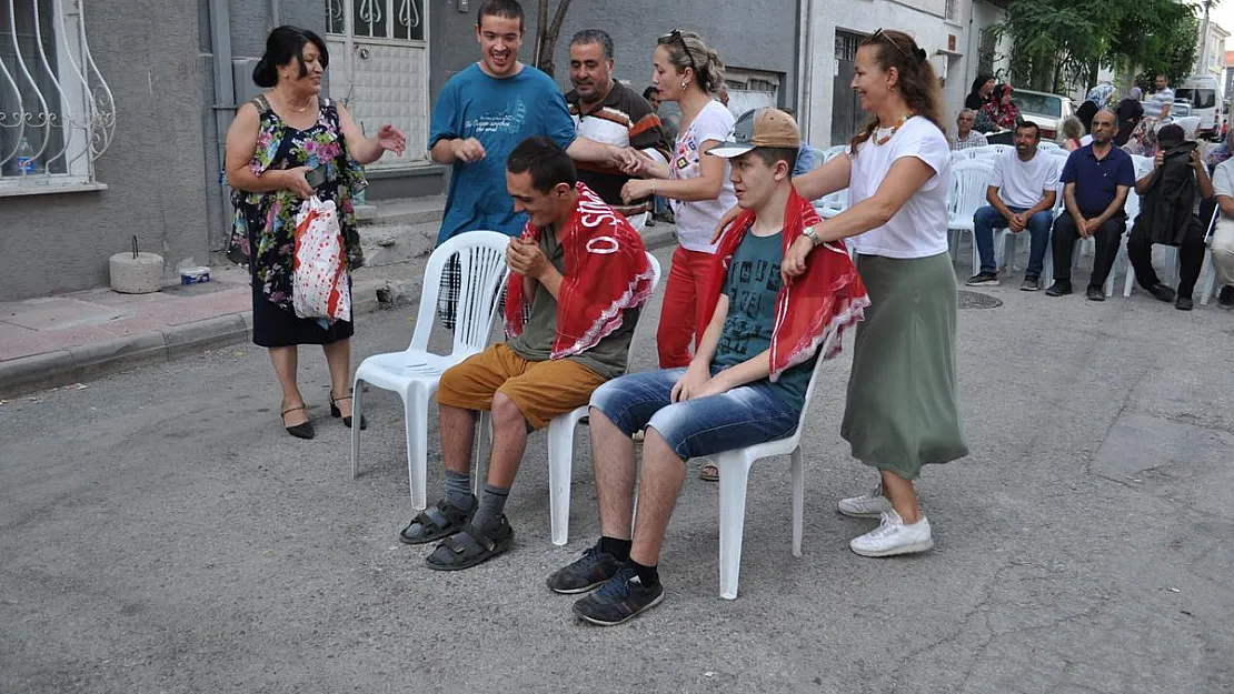 Askerlik çağına gelen engelli gençler için eğlence düzenlendi