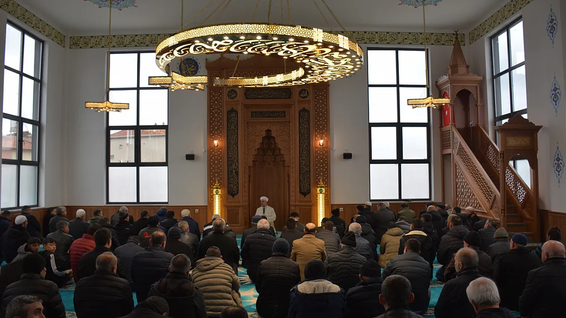 Ataköy'e Görkemli Camii