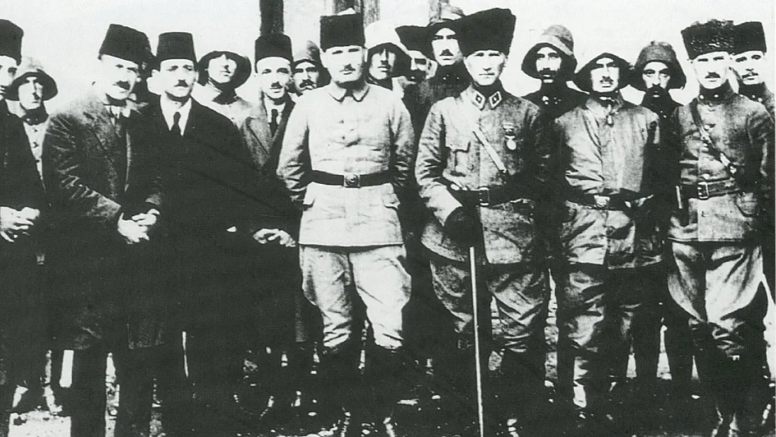 Atatürk, Meclis'te Büyük Taarruz'u Anlatıyor…