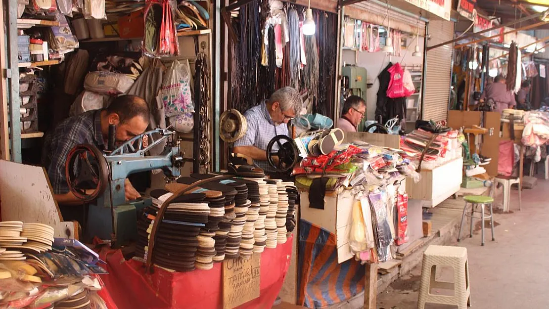 Ayakkabı tamircilerinin işleri artışta