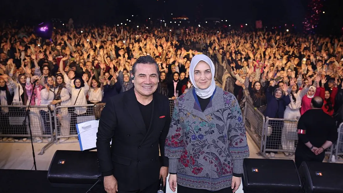 Ayazini Konser İle Coştu… Üniversite Öğrencileri İçin 40 Araç!