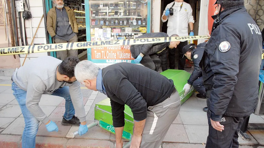 Aynı evde yine ceset bulundu