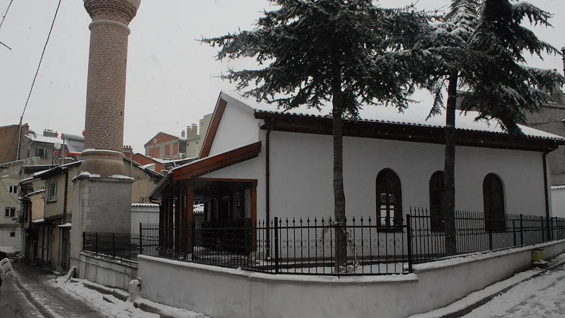 Aynioğlu Camii yeniden hizmete başladı