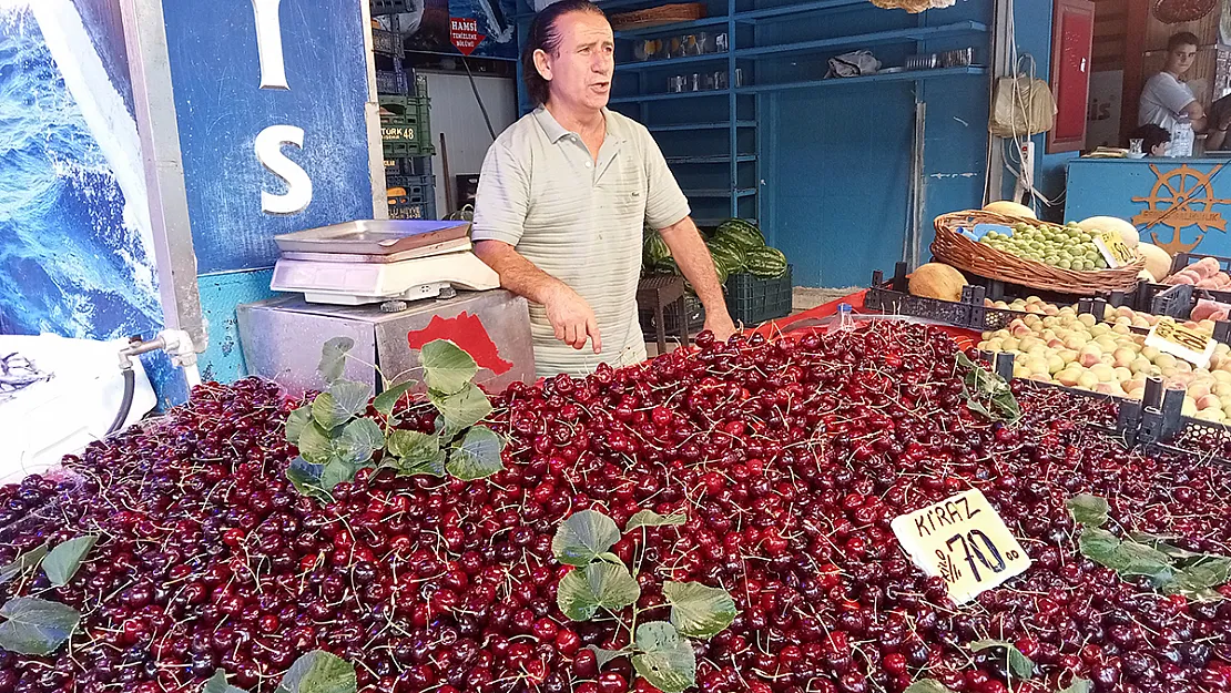 Az Yağış Ve Don Kiraz Üretimini Düşürdü