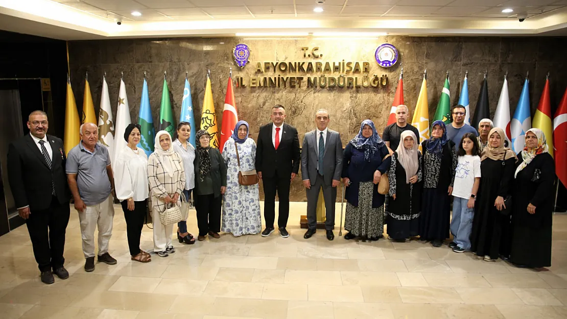 'Aziz Şehitlerimiz Ve Kahraman Gazilerimiz Milletimizin Ortak Onurudur'