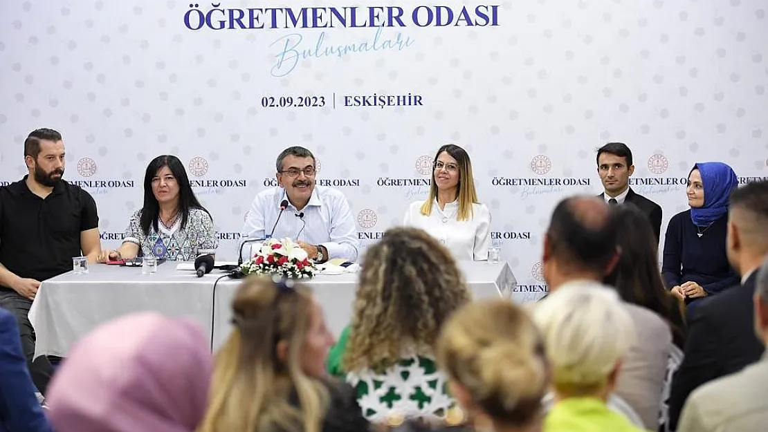 Bakan Tekin, Eskişehir'de öğretmenlerle buluştu