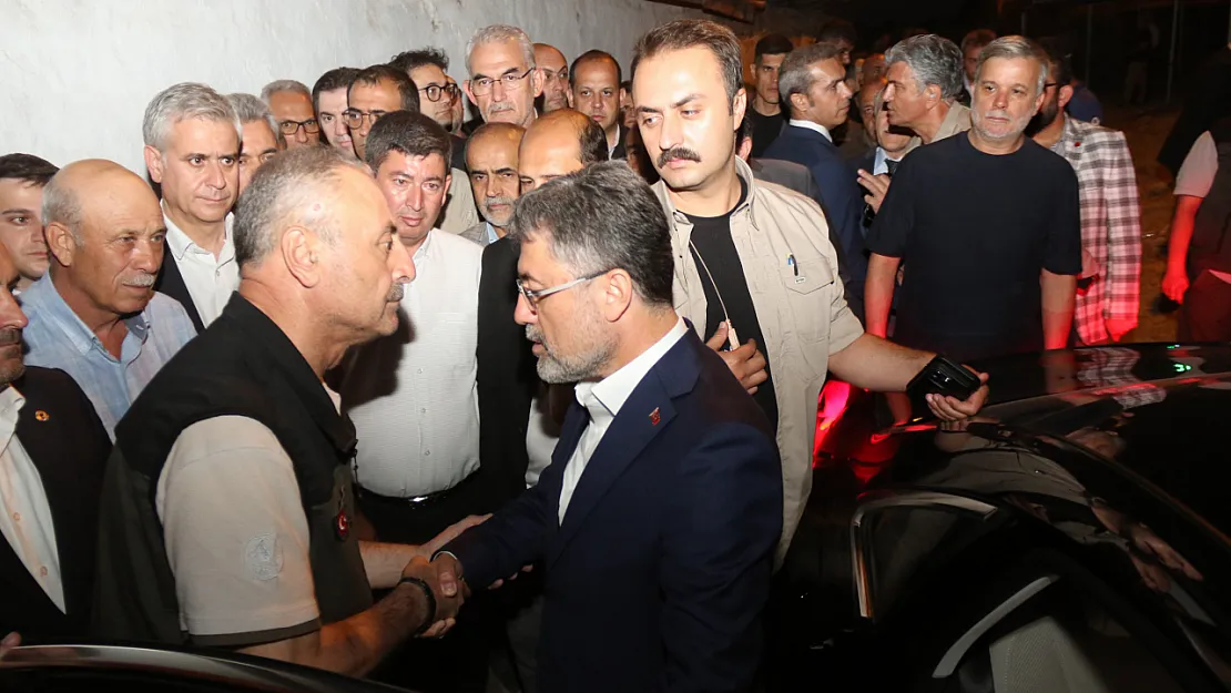 Bakan Yumaklı'dan Şehit Ailesine Taziye Ziyareti