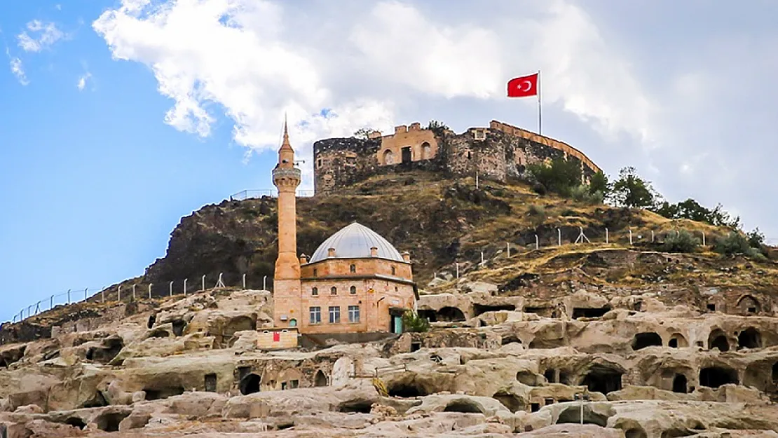 Eski Türk Edebiyatı toplumla iç içe