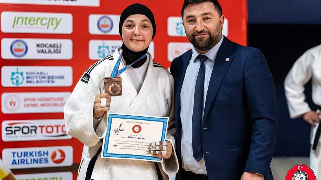 Başarılı Sporcu Türkiye 3'üncüsü Olarak Milli Takıma Girdi