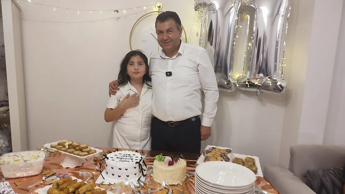 Başkan Akel'den Minik Buğlem'e Doğum Günü Sürprizi
