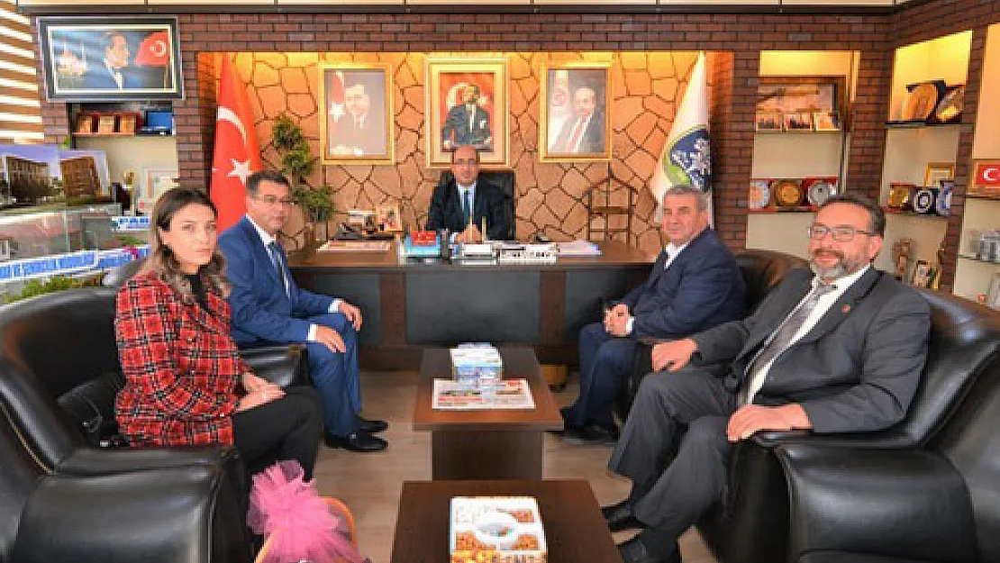 Başkan Çöl, Isparta'nın muhtarlarıyla bir araya geldi