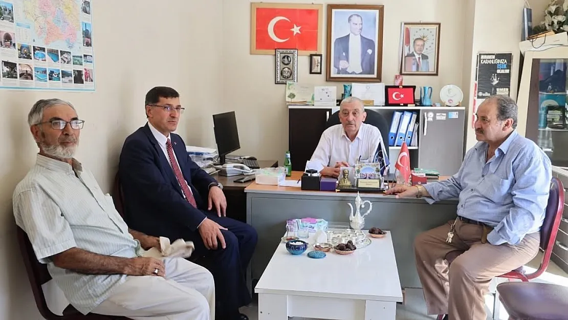 Başkan Eyüp Kahveci'den Hacdan Dönen Muhtarlara Ziyaret