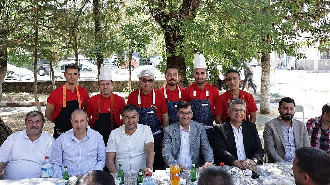 Başkan Kahveci, Akçaalan'da Birlik Ve Beraberlik Yemeğine Katıldı
