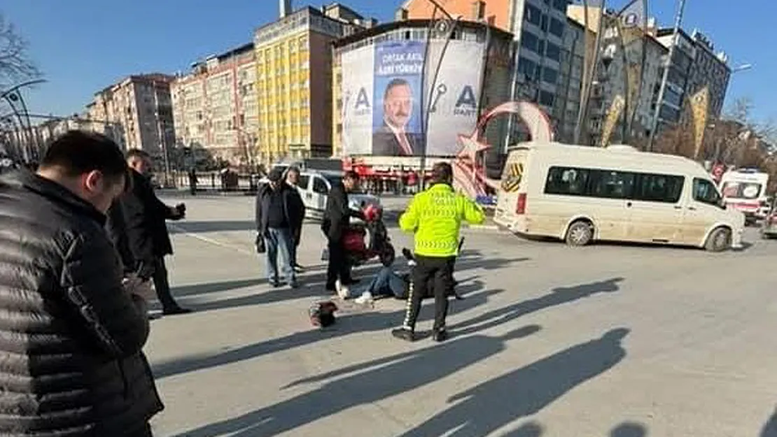 Başkan Kahveci Kazada Yaralanan Kadına Destek Oldu