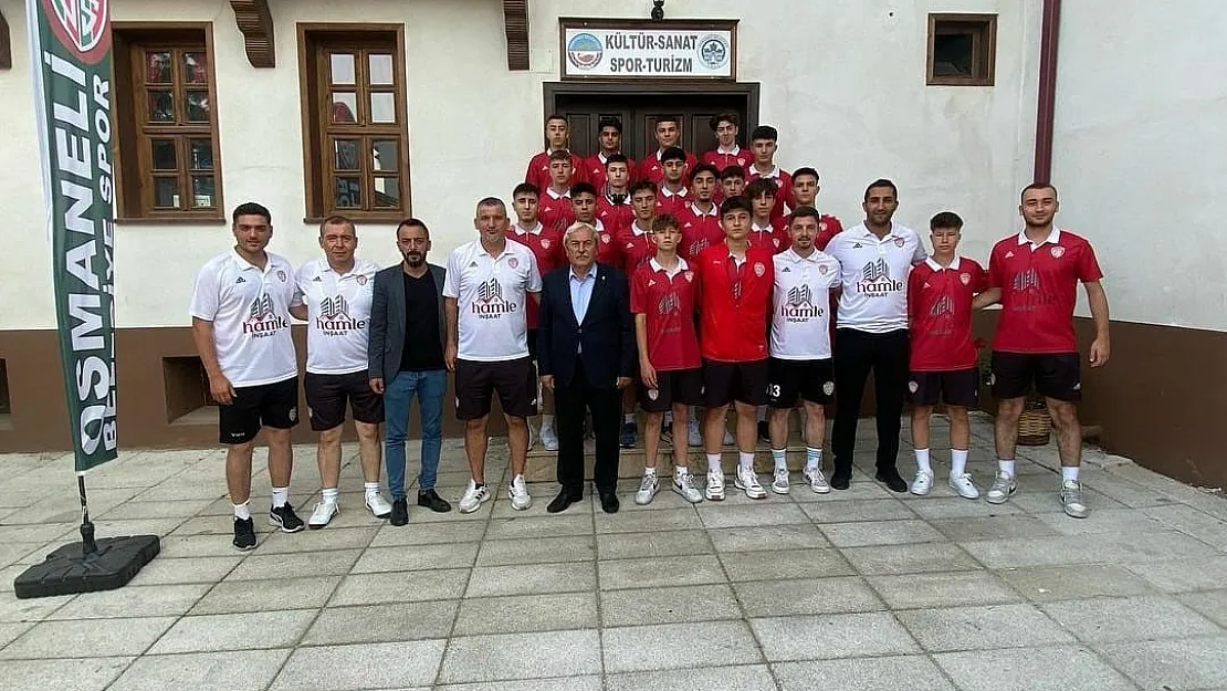 Başkan Şahin U-17 takımını Eskişehir'e uğurladı