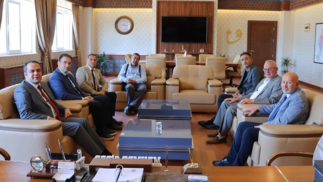 Başkan Siper, Meclis Çalışmalarını AGC'ye Anlattı