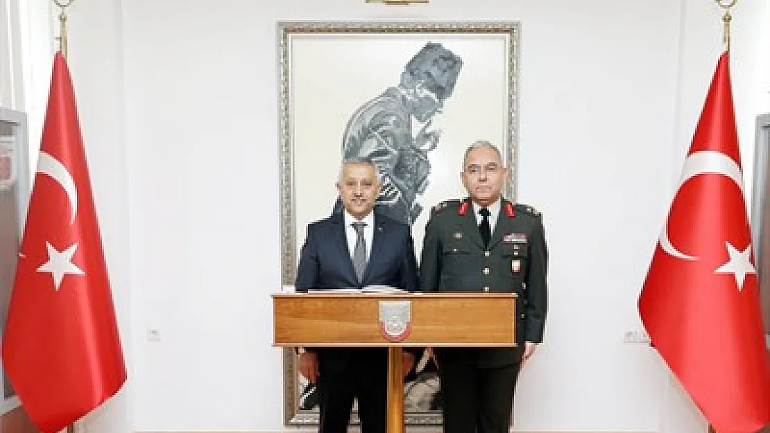 Başkan Zeybek, Tuğgeneral Şan’ı ziyaret etti