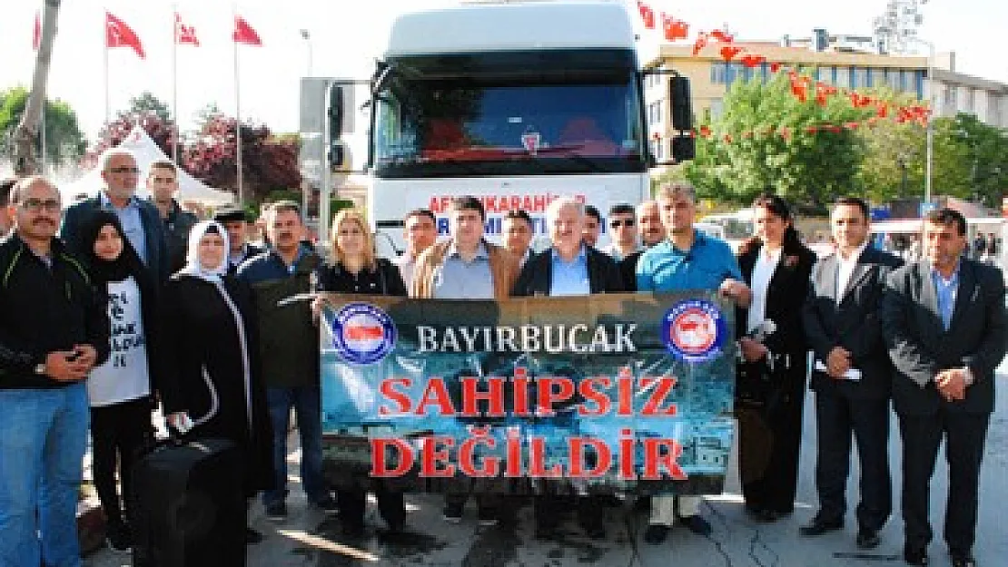 Bayırbucak Türkmenlerine bir tır un gönderildi