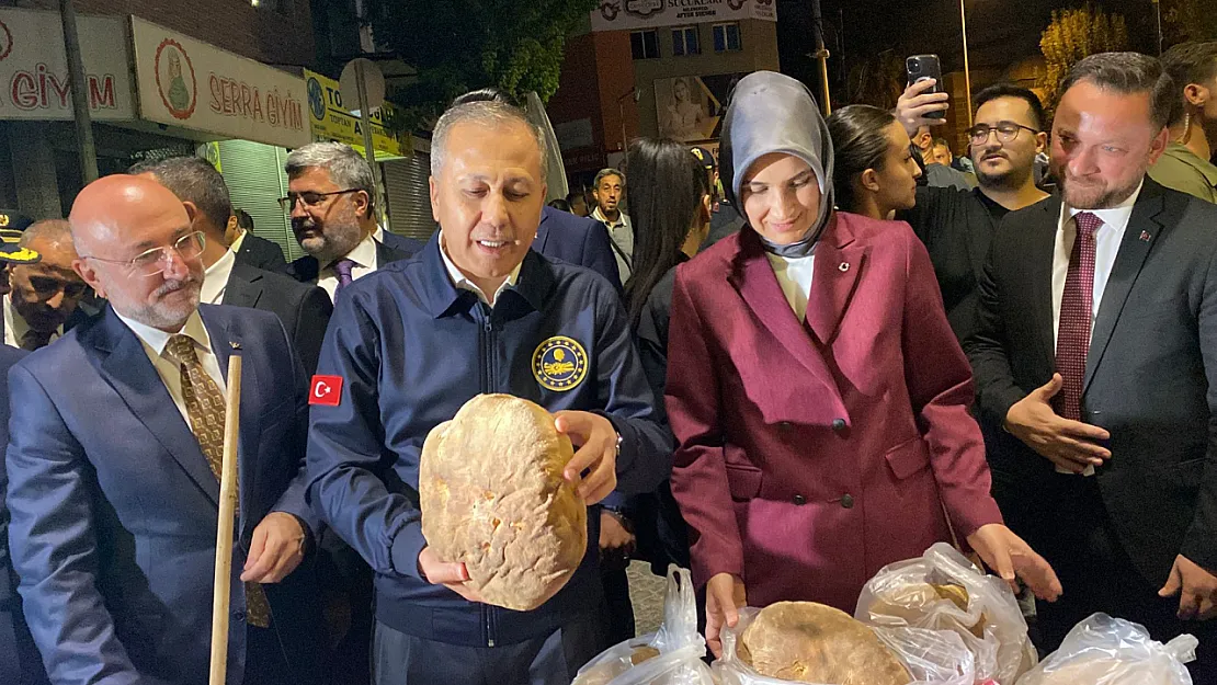 Bedesten Ve Saraçlar Çarşısı'nda Bakan Sürprizi