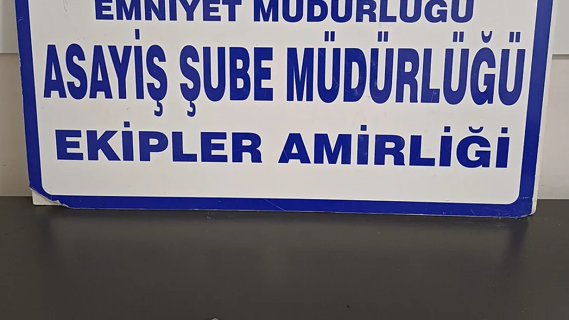 Bekçiler 2 Kişinin Üzerinde Uyuşturucu Ele Geçirdi