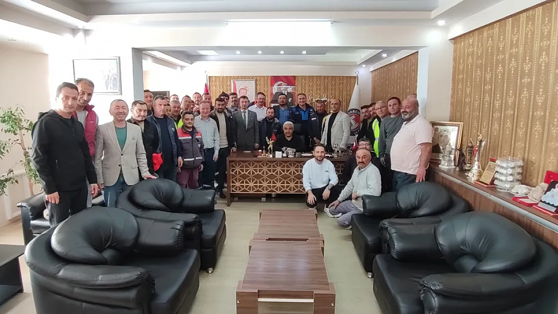 Belediye Başkanı Çalışkan'dan İşçilere Jest