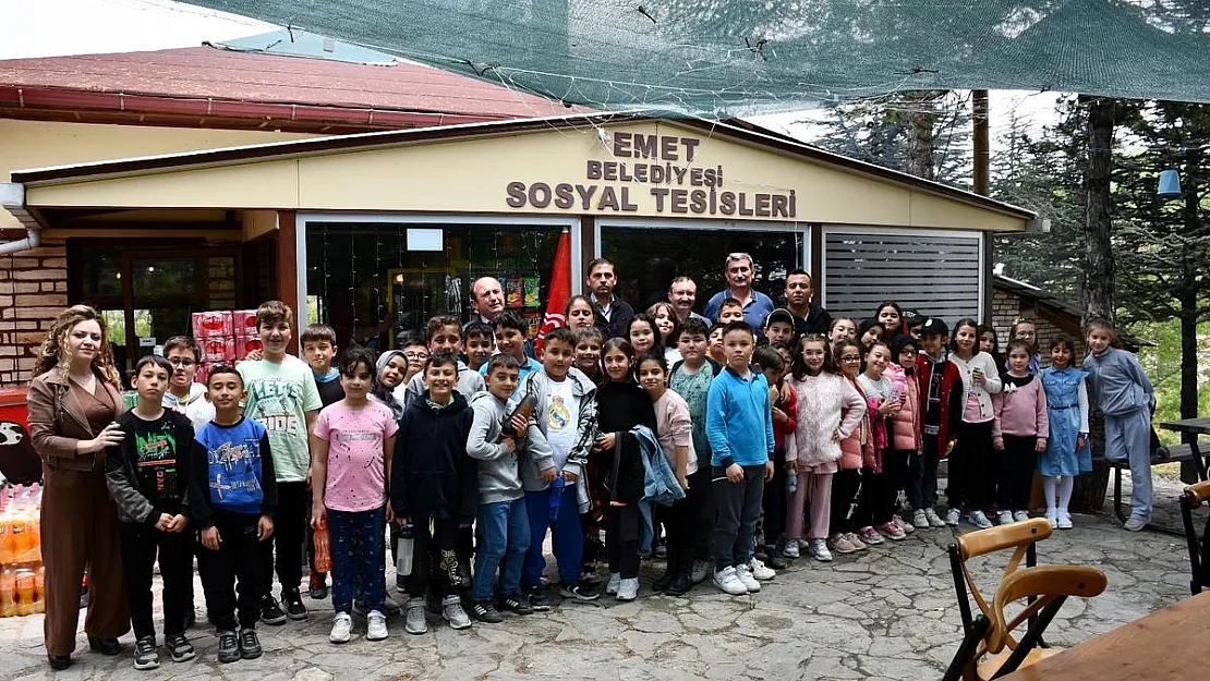 Belediye Başkanı Doğan, minik tiyatrocularla yemekle bir araya geldi